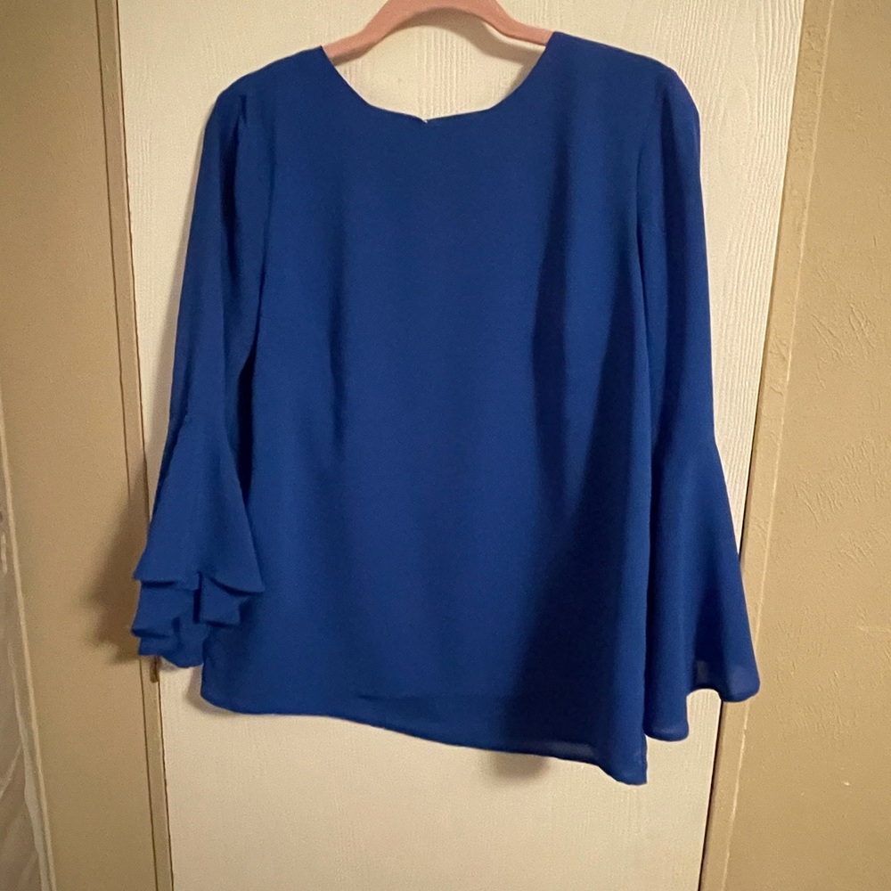Blue top!!